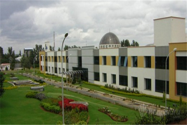 新加坡物流管理学院具有丰富管理经验